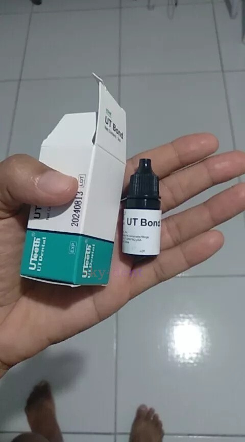 UTeeth Dental Composite Resin Flowable Light Cure Flow A1 A2 A3 Bonding Adhesive