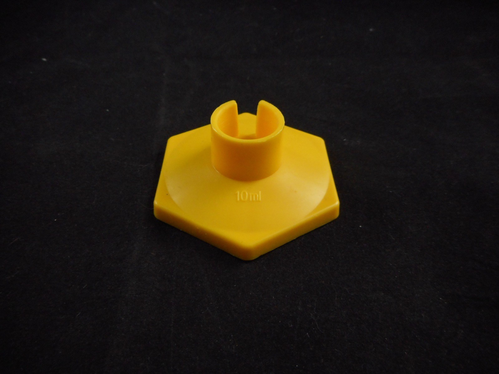 Laboratory Plastic 10mL Yellow Polypropylene PP Graduated Cylinder Bumper Base