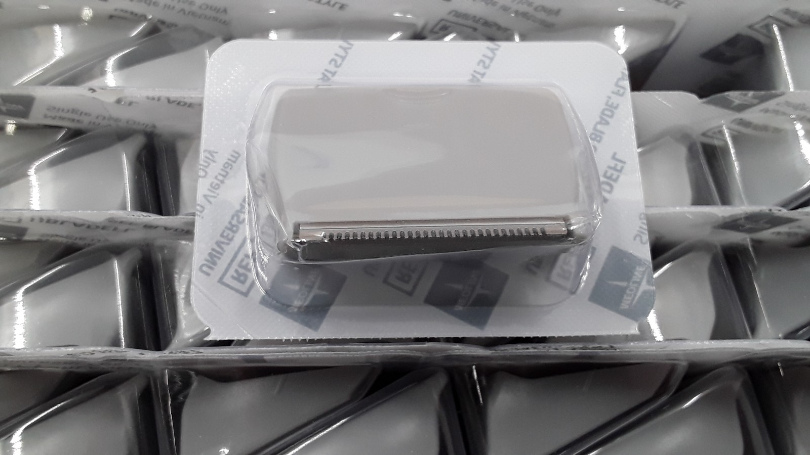 Medline Universal Clipper Blade Flat Style Grey Box of 49 REF UBLADEFL