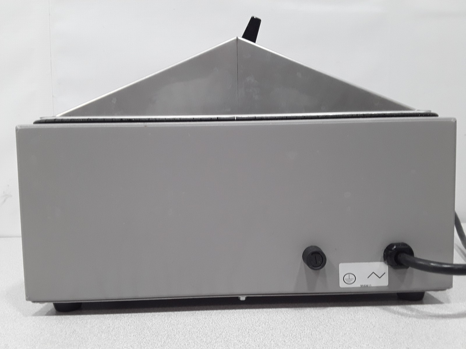 VWR 1208 General Purpose Laboratory Water Bath Analog Control 99.9C (3349118)