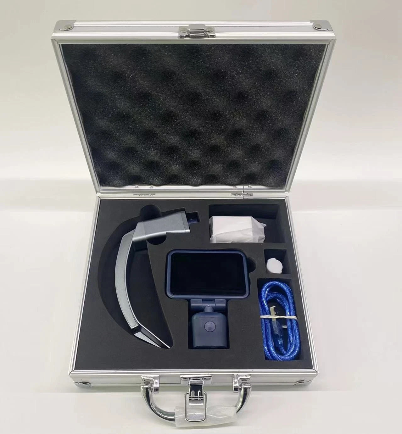 Video Laryngoscope with 3.5″ Touch Screen & Adult Blades