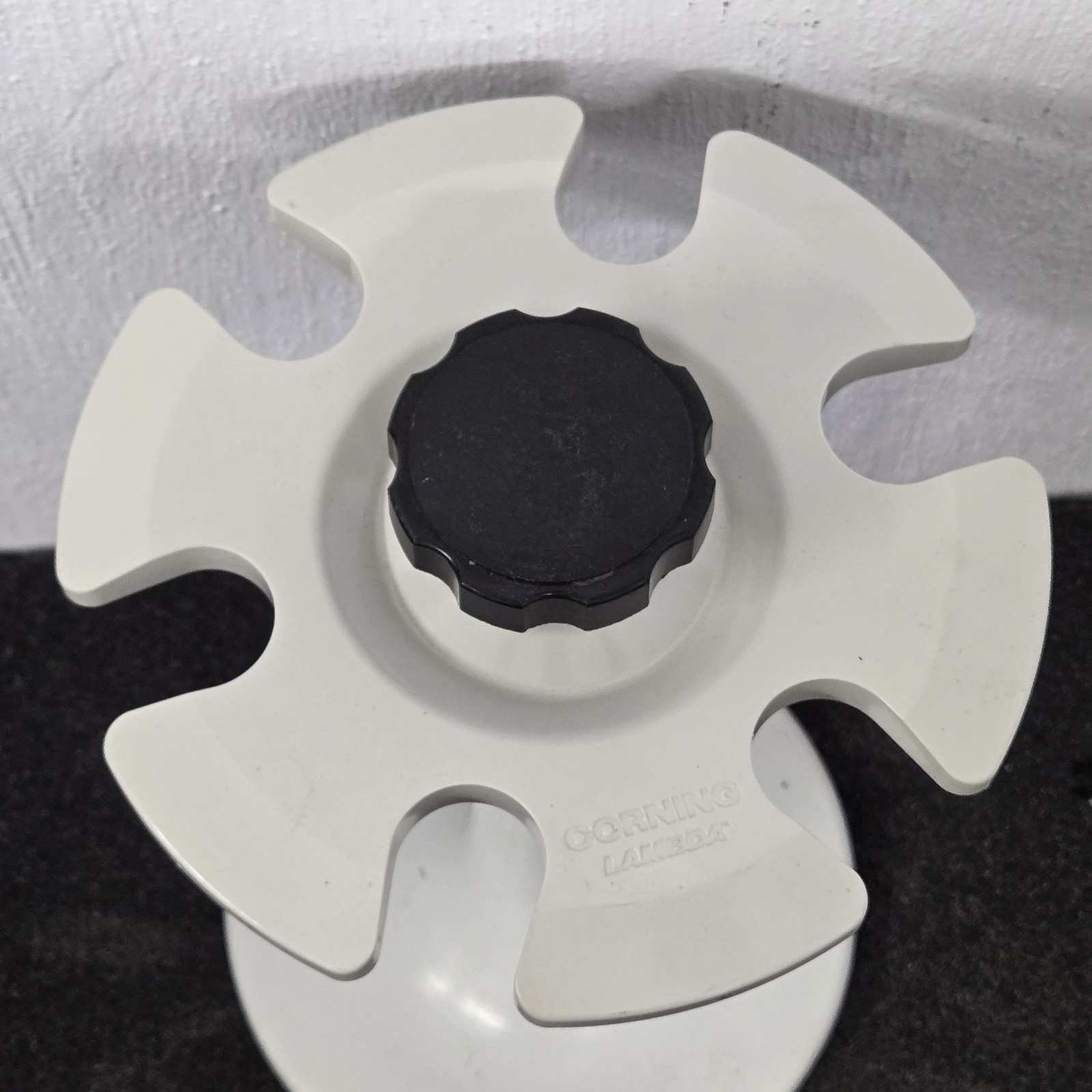 Corning Lambda Carousel Stand For 6 Pipettes – White Aluminum Base w/Plastic Top