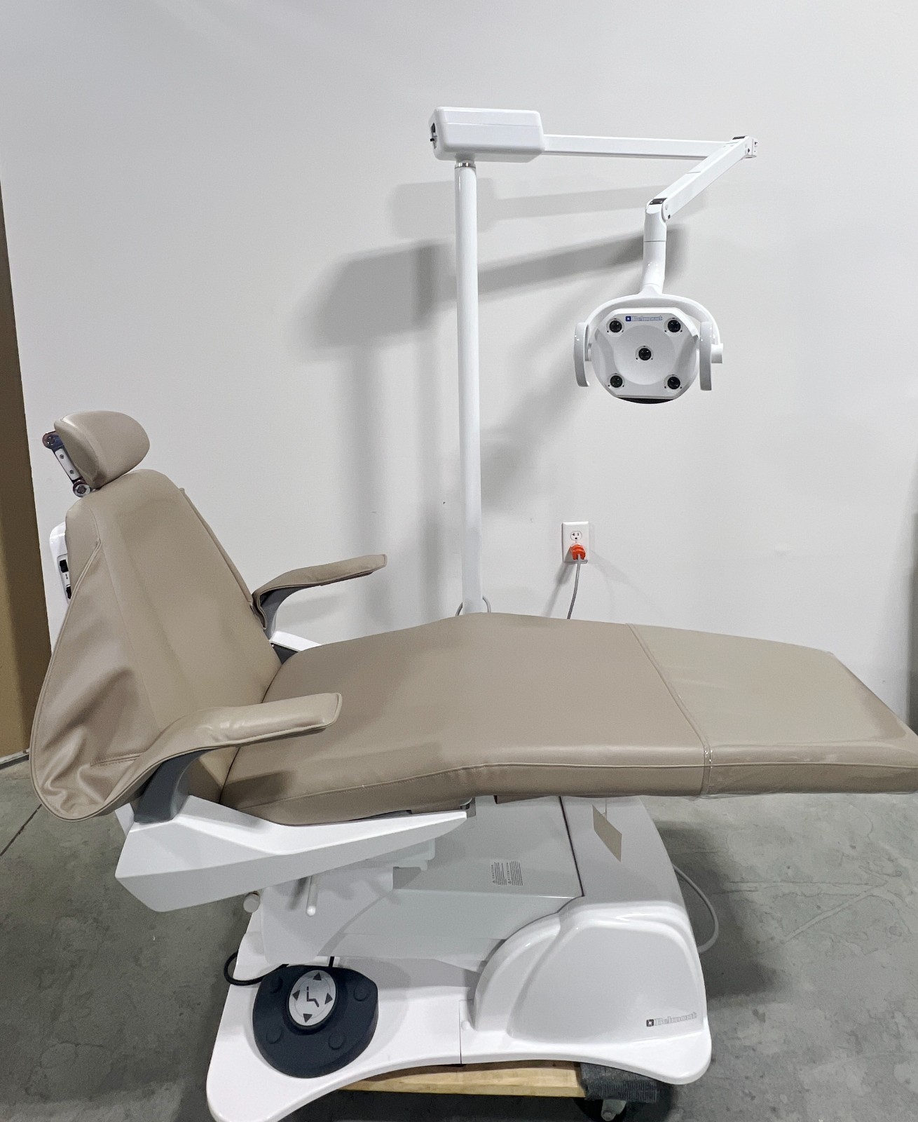 Belmont Bel-20N Dental Chair With Belmont 2022 Clesta LED Light/Post. Excellent!
