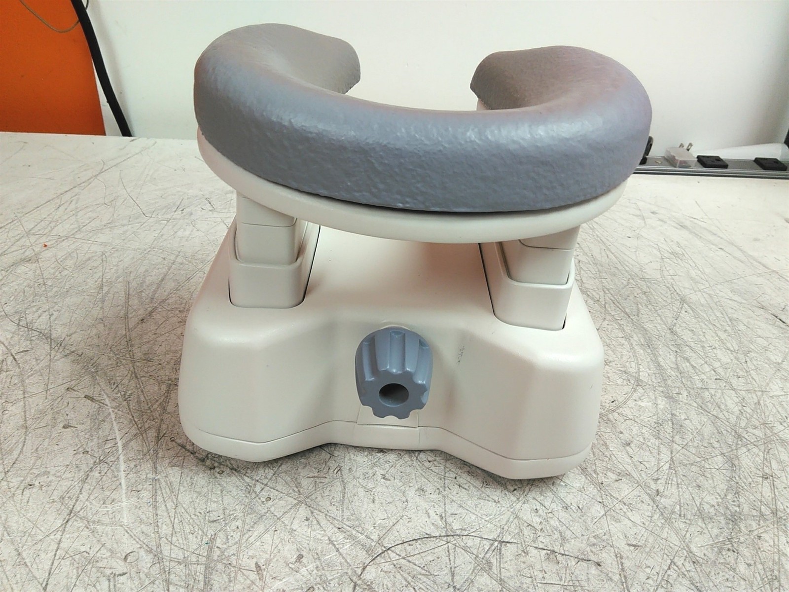 USA Instruments 2407945 Liberty 9000 8-CH Breast Coil Headrest See Description