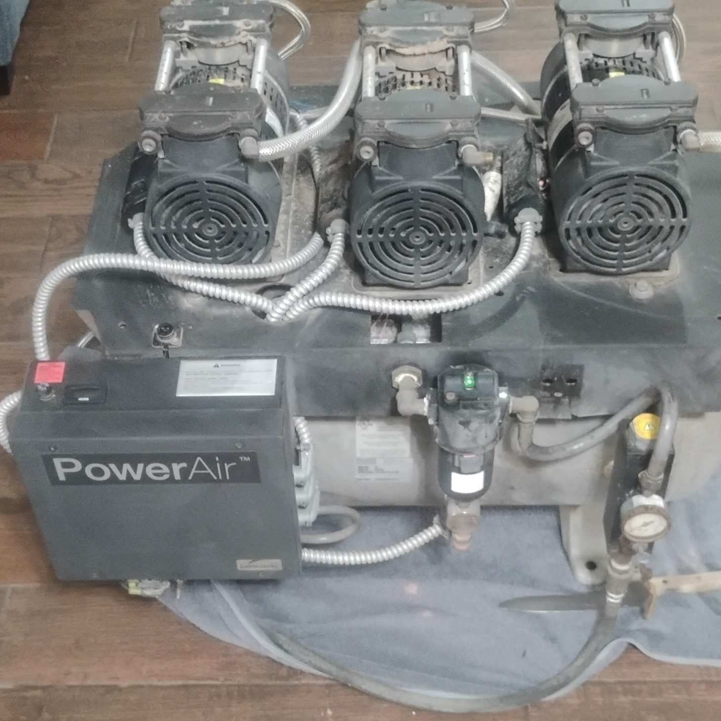 MIDMARK P32 dental compressor