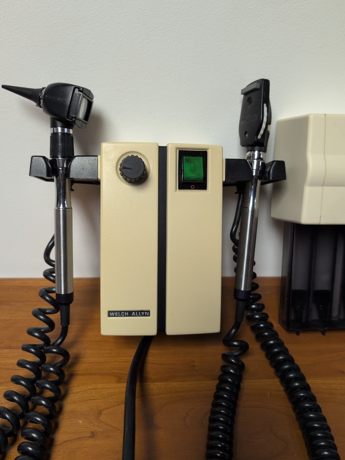 WELCH ALLYN 74710 SERIES WALL TRANSFORMER 120V-60Hz & KleenSpec Plus Dispenser