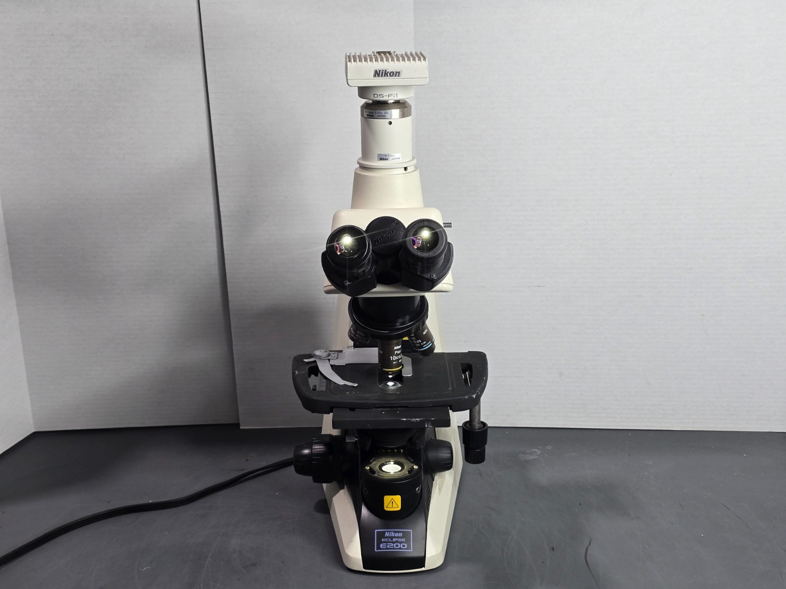 Nikon Eclipse E200 Microscope With 3 Objectives, Nikon DS-Fi1, Y-TV55 Lens