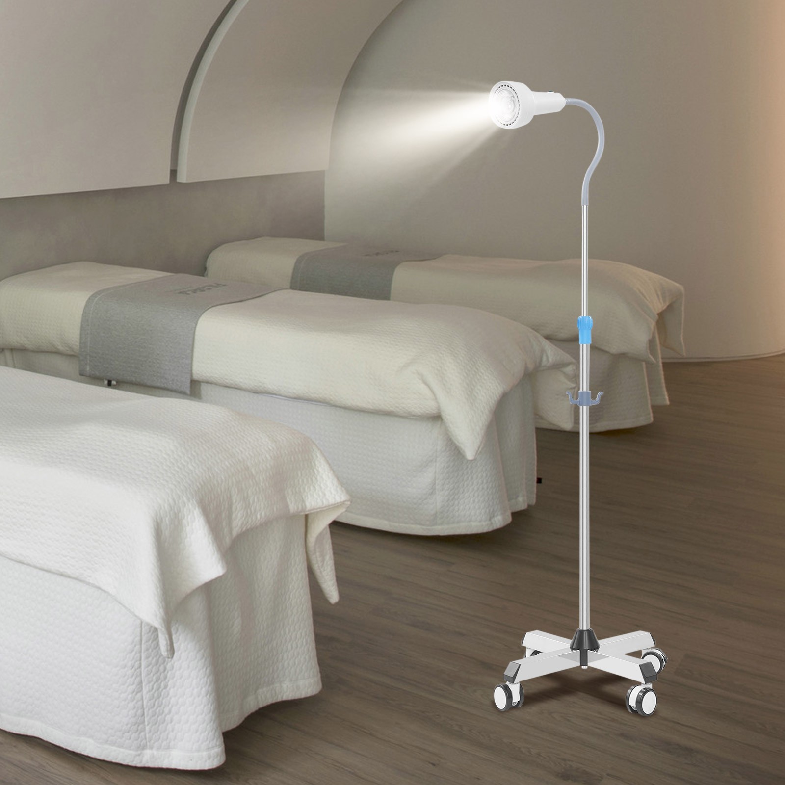 30W LED Floorstanding Examination Light Rotated 360° With 4 Universal Wheels