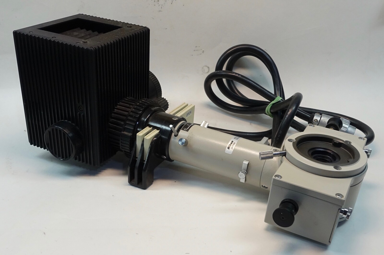 Nikon Microscope Fluorescence Vertical Iluminator with 100W Hg LampHouse