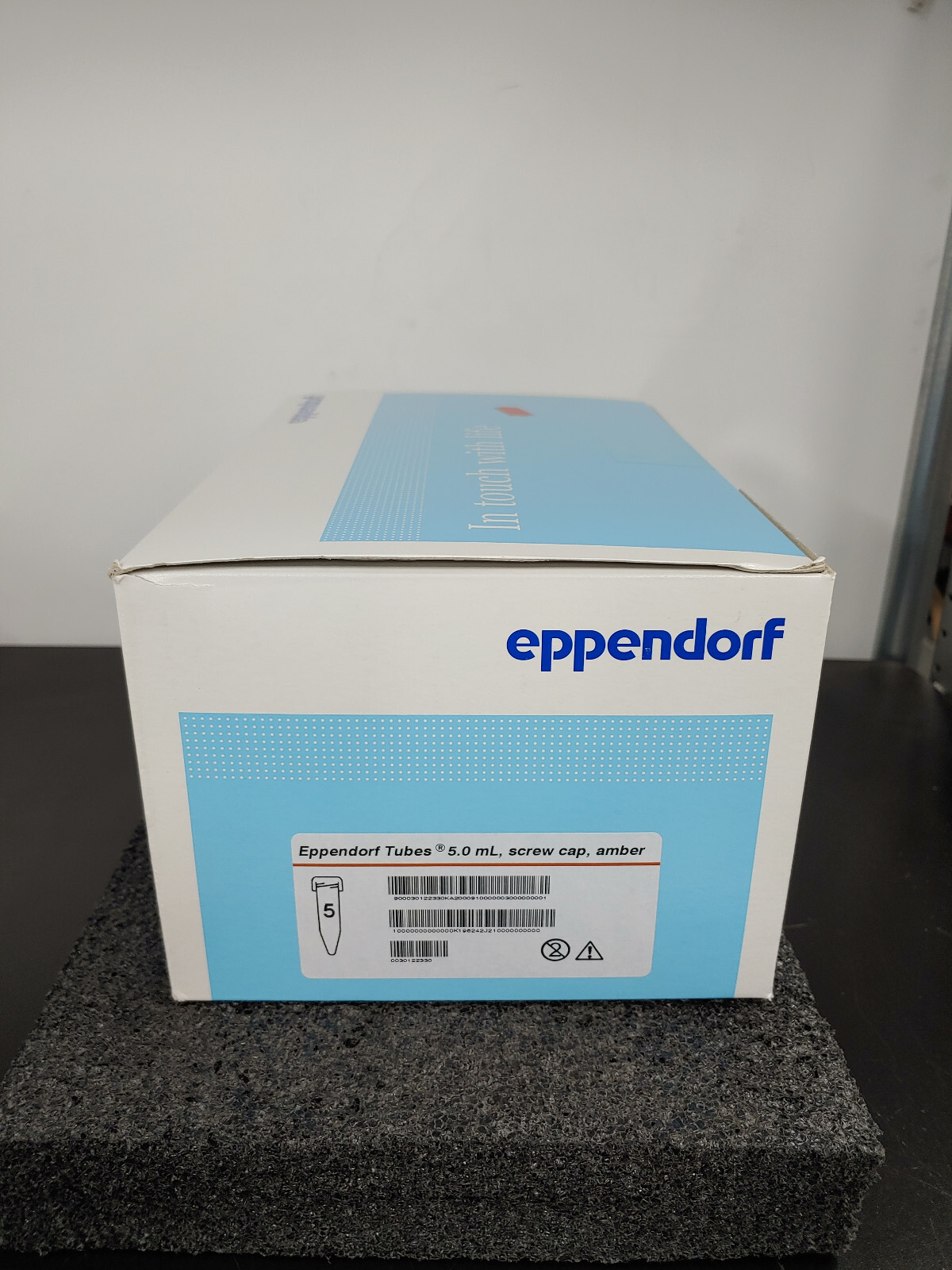 200 Box EPPENDORF Tubes 5.0mL Amber Screw Cap Sterile Pyrogens 0030122330