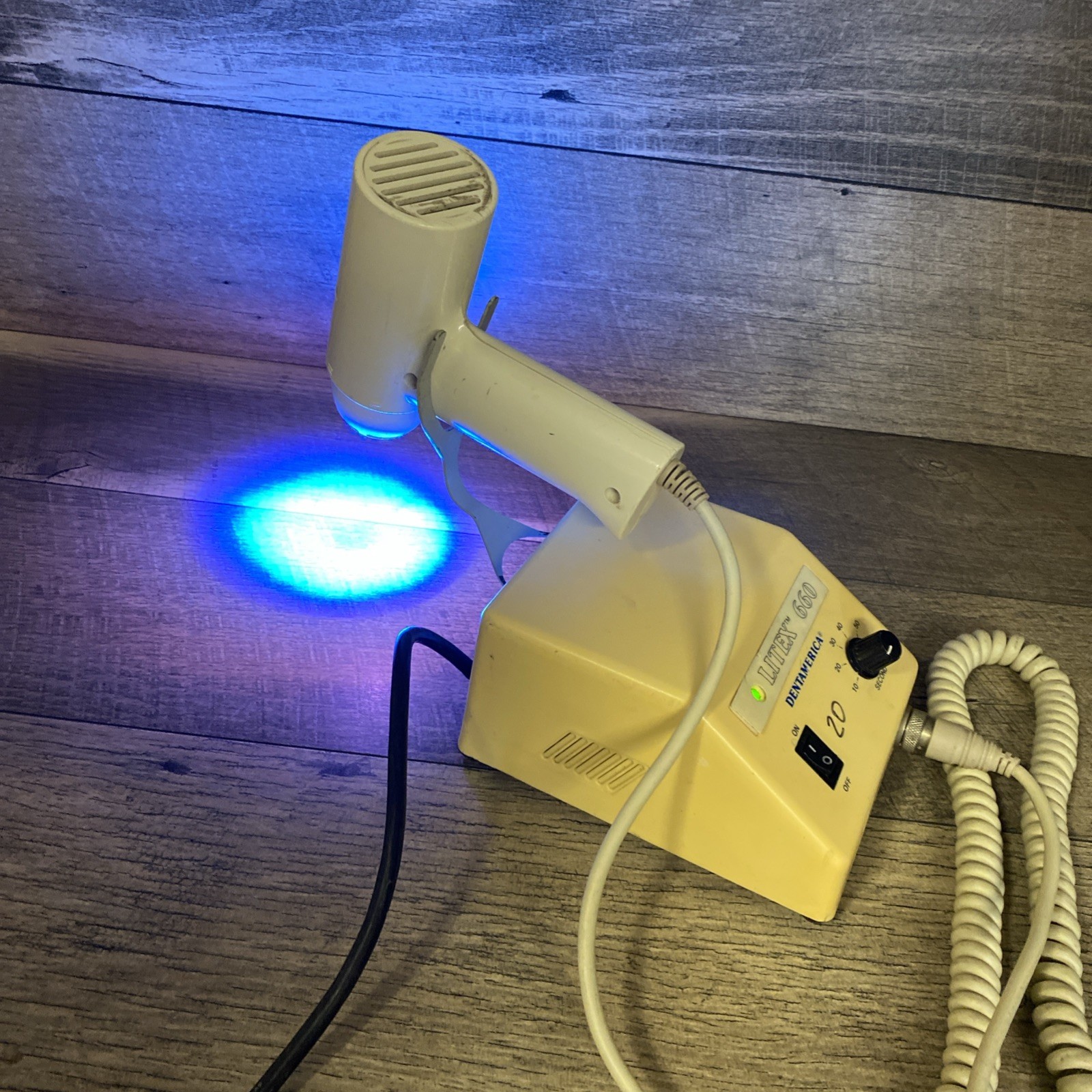 Dentamerica Litex 660 dental curing light.