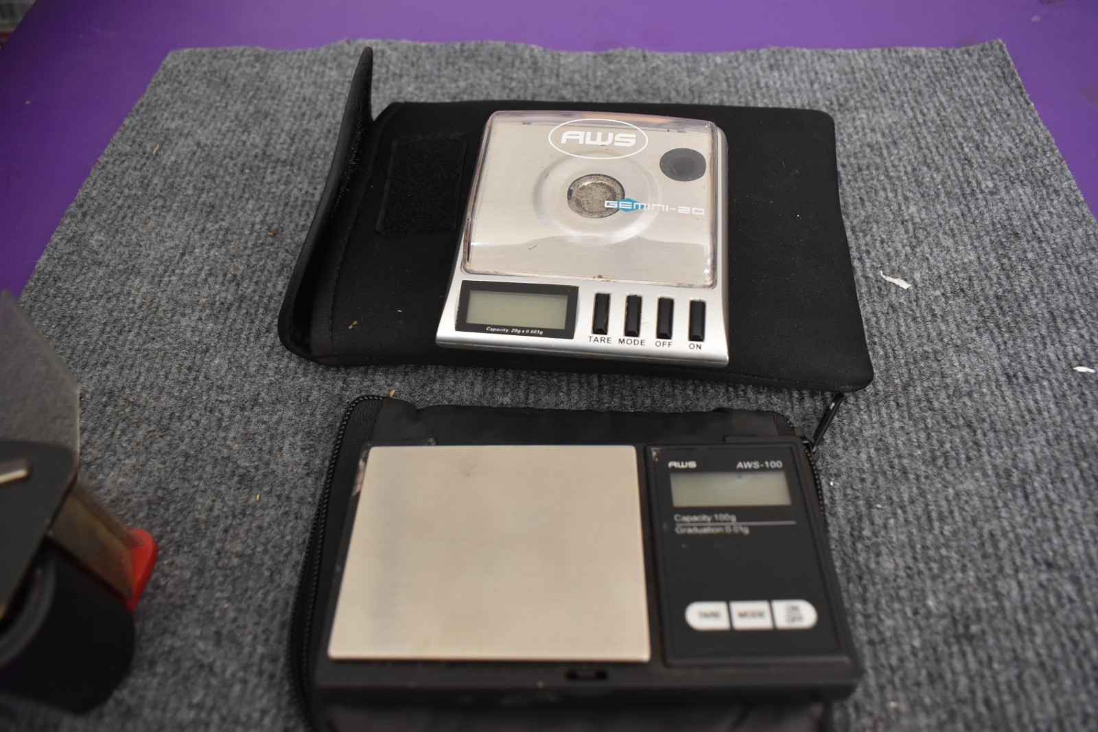 Gram Scales x2, one to 1/1000 gram to 20 grams and one to 1/100 to 100 grams