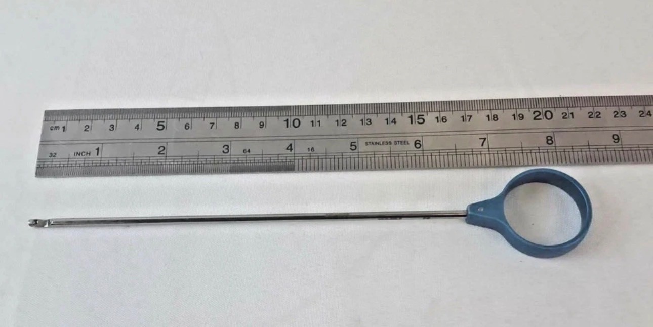Arthrex AR-1305 Single Hole Knot Pusher With Closed End & Thumb Ring 8.25″
