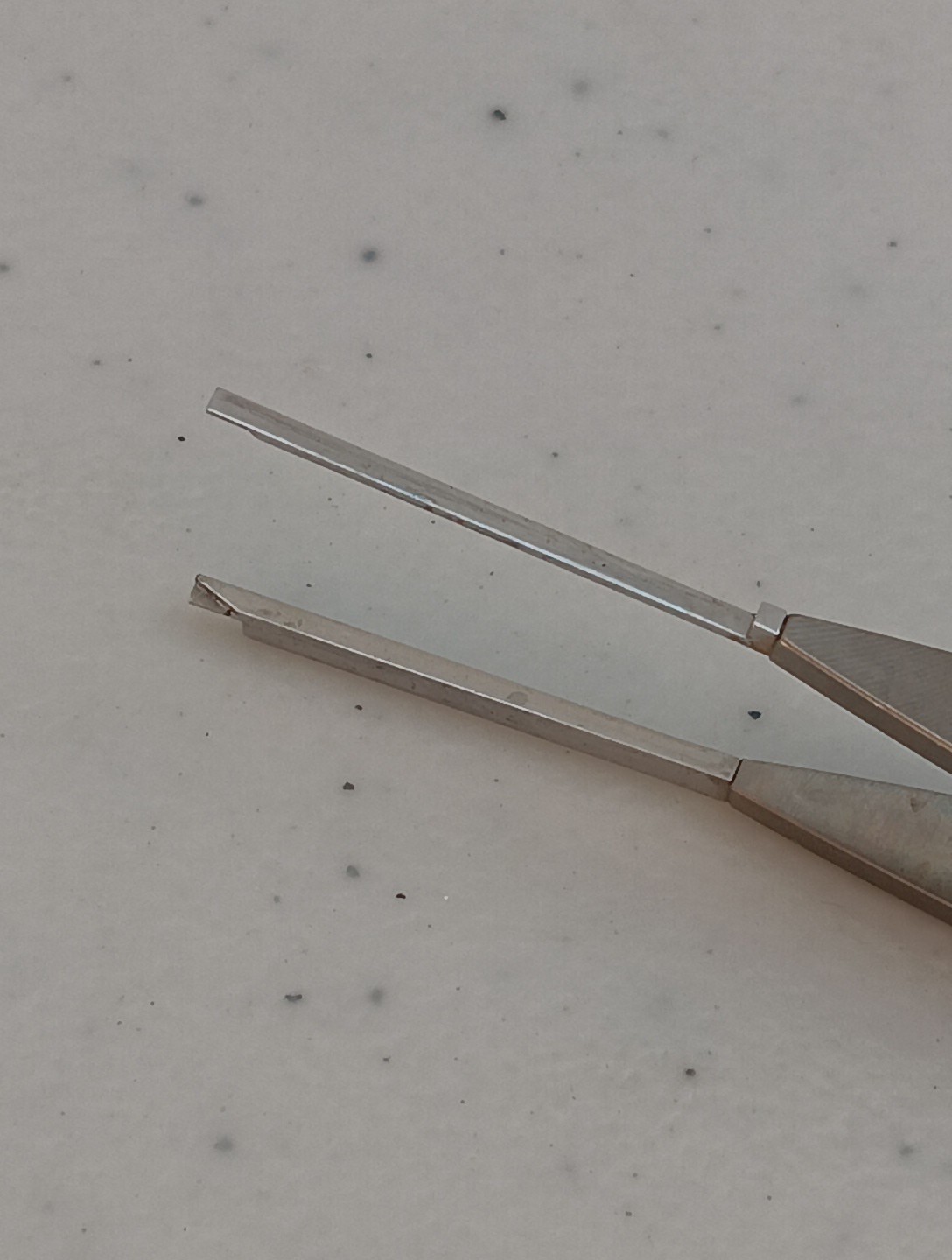 Alcon 560.01 Monarch Loading II Straight Smooth Jaw Forceps Lot F63052