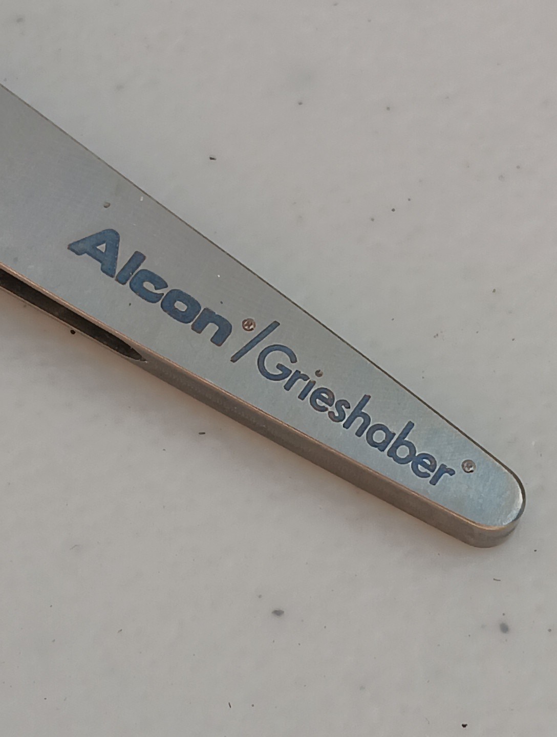 Alcon 560.01 Monarch Loading II Straight Smooth Jaw Forceps Lot F63052