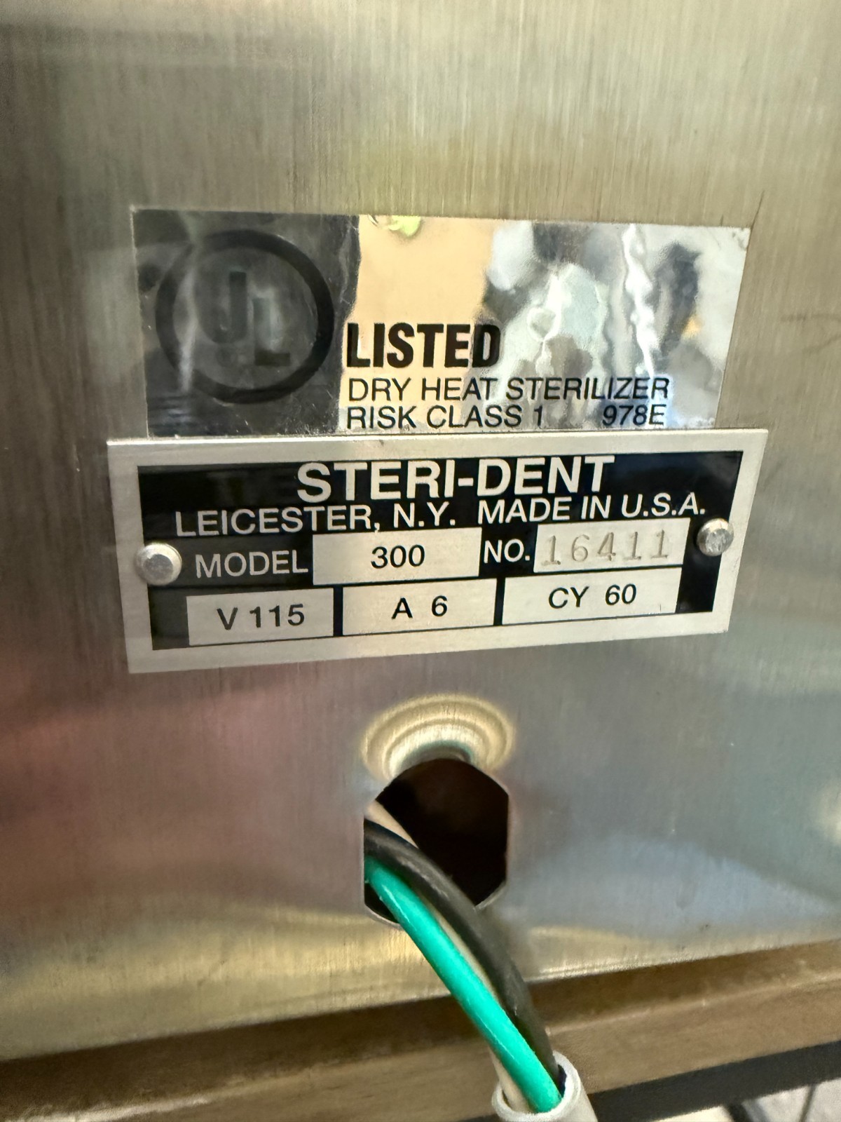 Henry Schein Steri-Dent 300 Dry Heat Sterilizer NO TRAYS/ MISSING 1 RUBBER FOOT