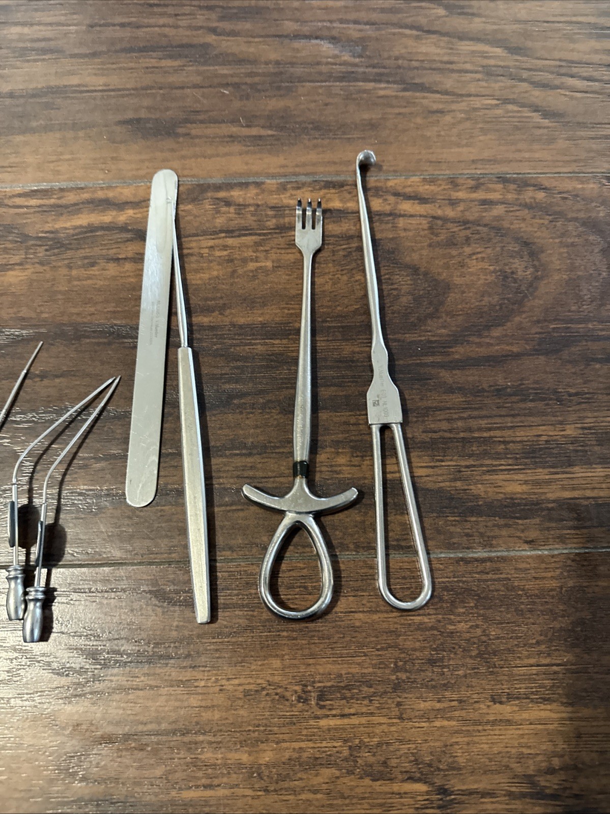 V Mueller Mix of 7 Surgicals Instruments