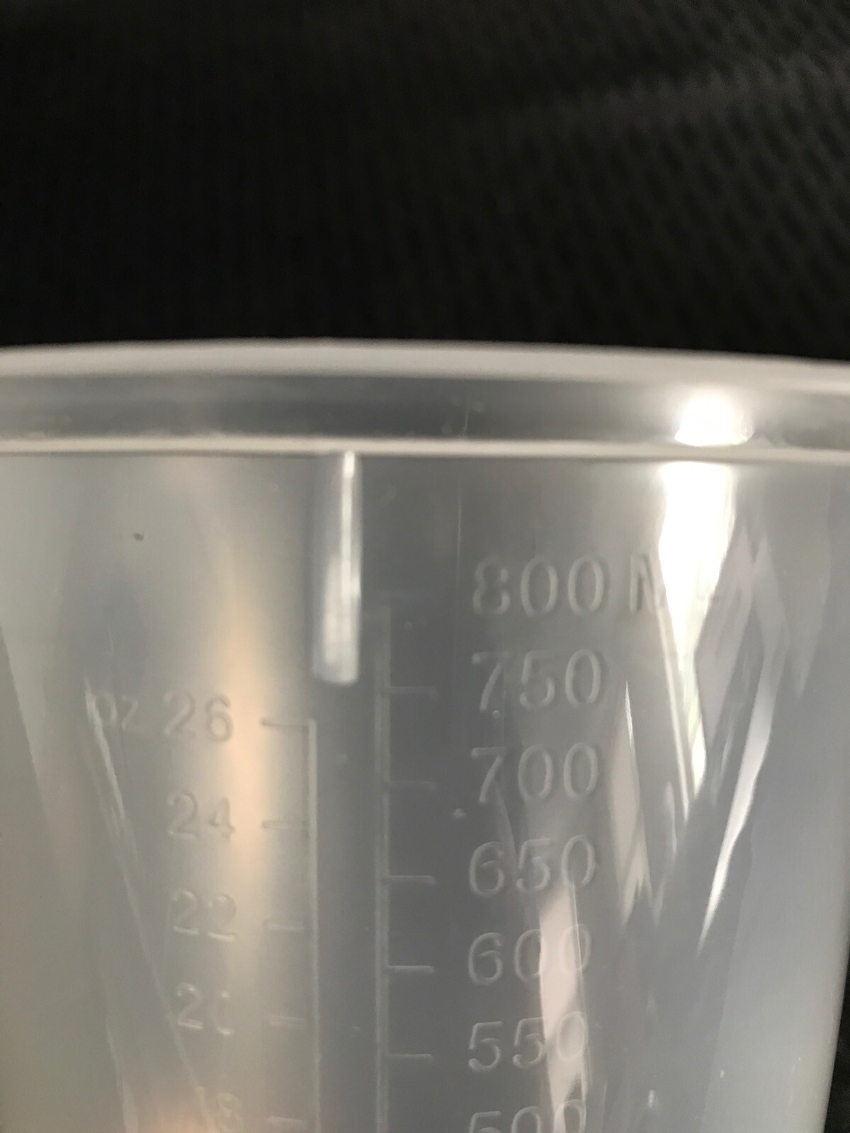 (9) FISHERBRAND 800mL Tri-Cornered Polypropylene Dual Scale Graduated Beakers