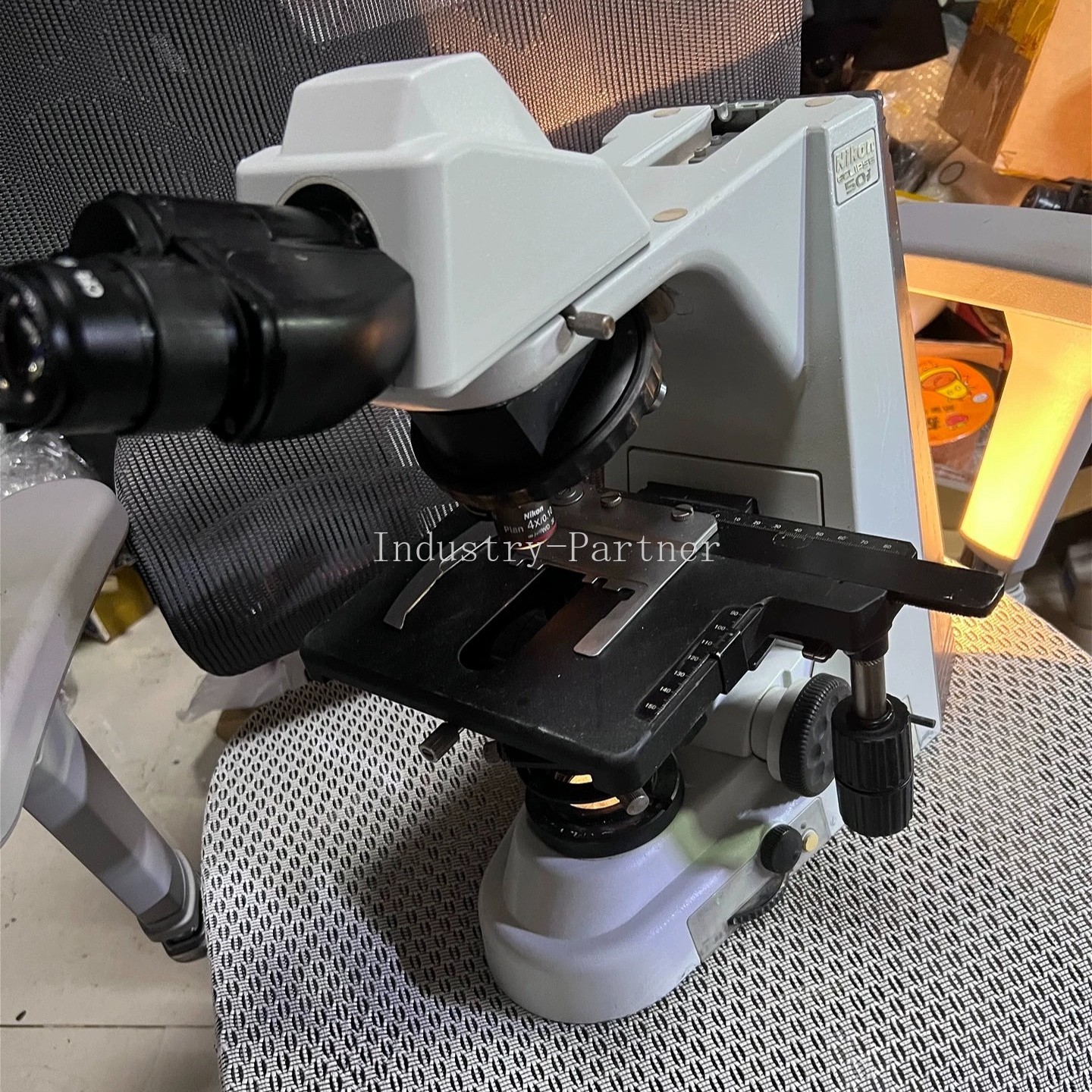 Nikon Eclipse 50i Trinocular Microscope w/ 4X,10X,40X,100X Plan Objectives.