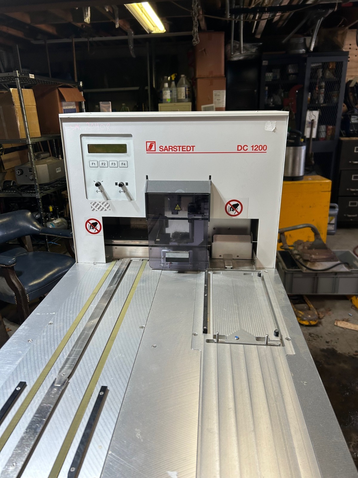 Sarstedt DC1200 Decapper -unknown working condition