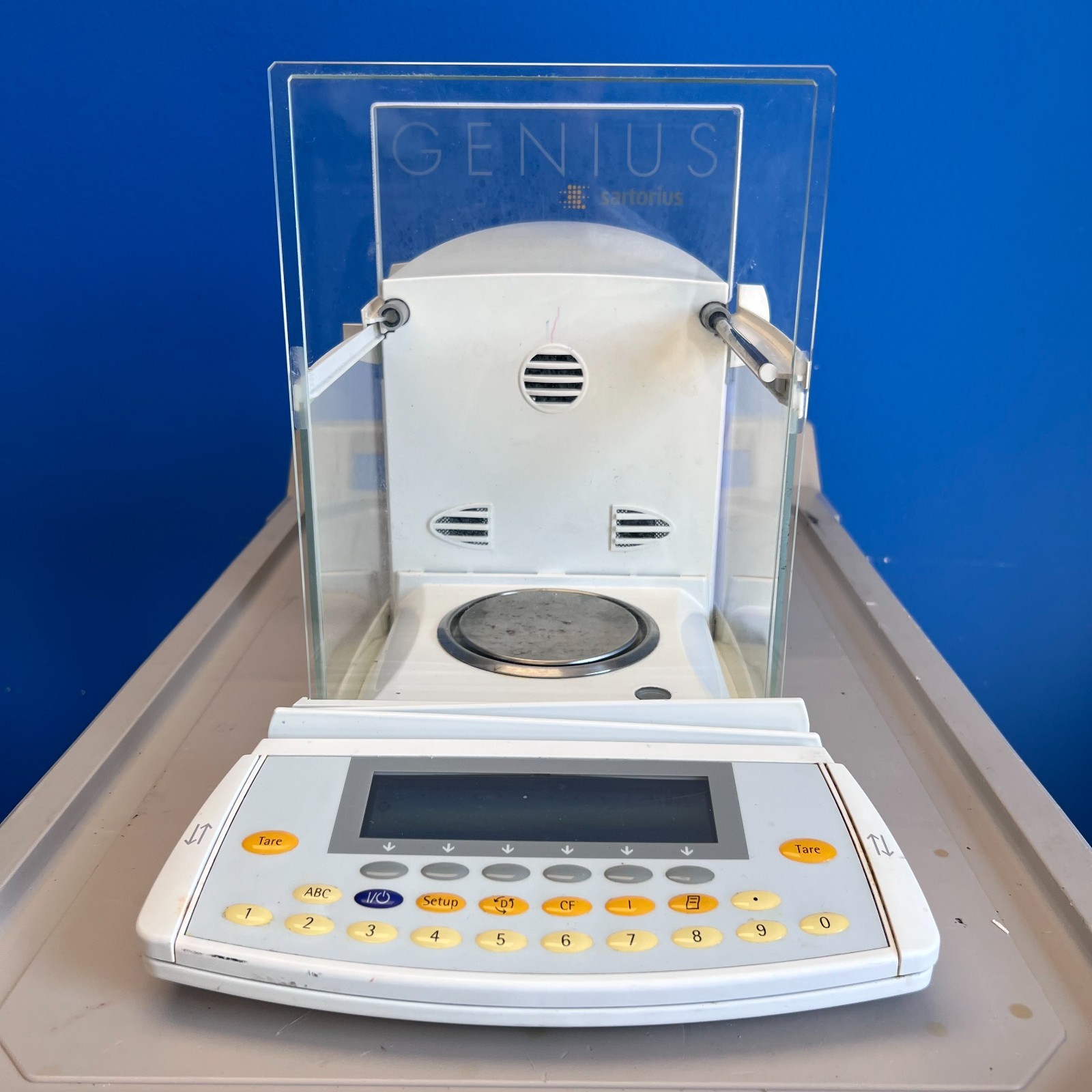 Sartorius ME235S Genius Analytical Balance 0.01 mg Precision Scale 12–30V DC