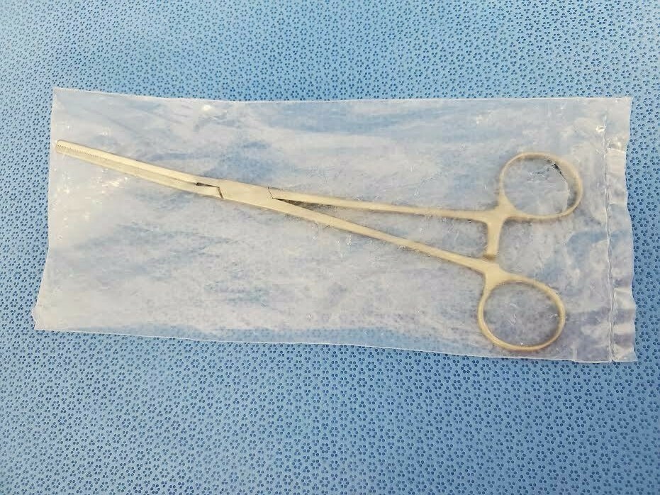 V. Mueller SU6110 Glassman Angled Gastrointestinal Clamp, 9″ General Surgery
