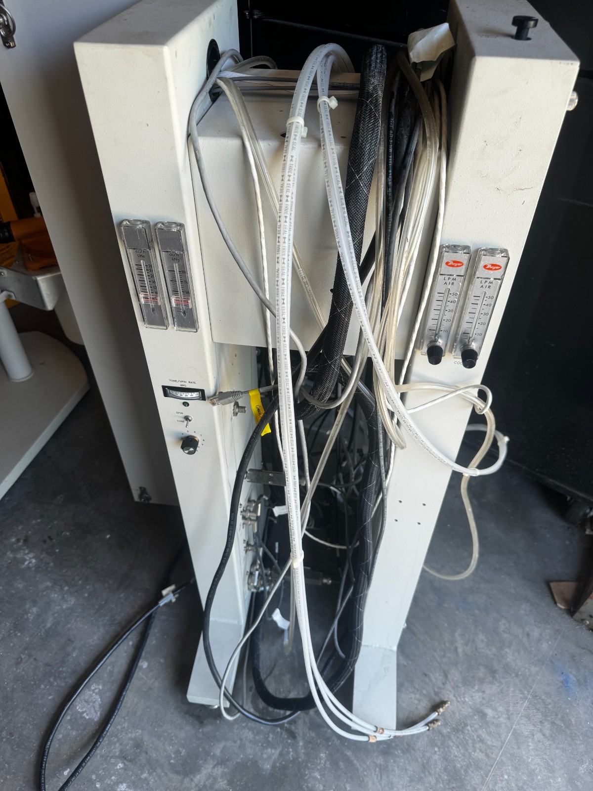 300Mhz NMR Bruker spectroscopy magnet with 2 Varian Mercury controllers plus