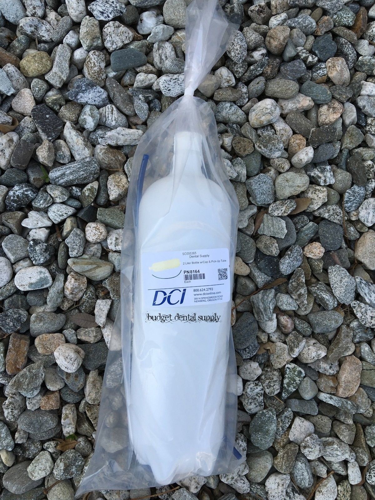 1xHeavy-duty Plastic Dental Water Bottle, 2 Liter, W/ Cap & Tube DCI #8164
