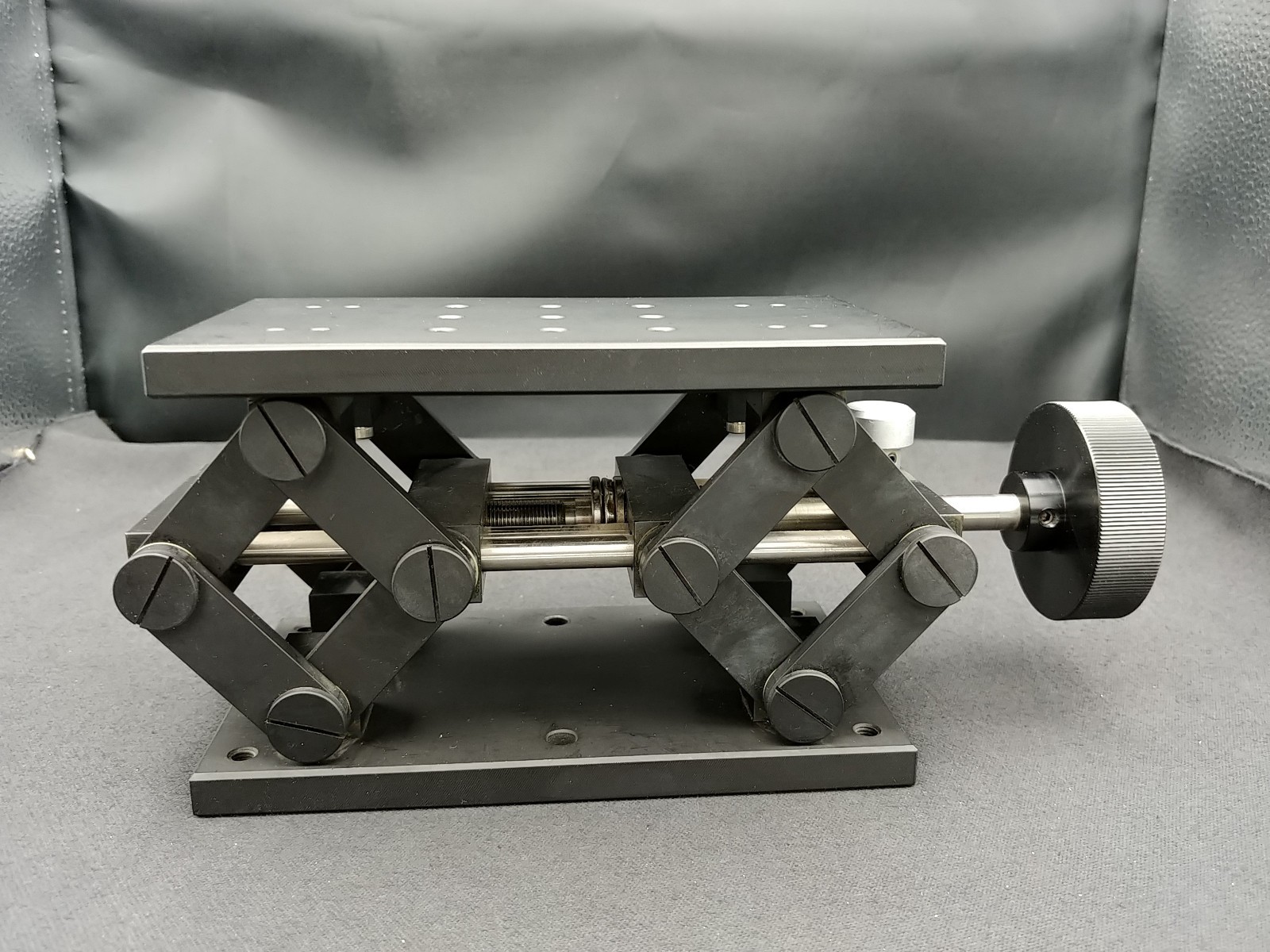 Melles Griot 07BLJ002 Large Lab Jack, 170x100mm Platform