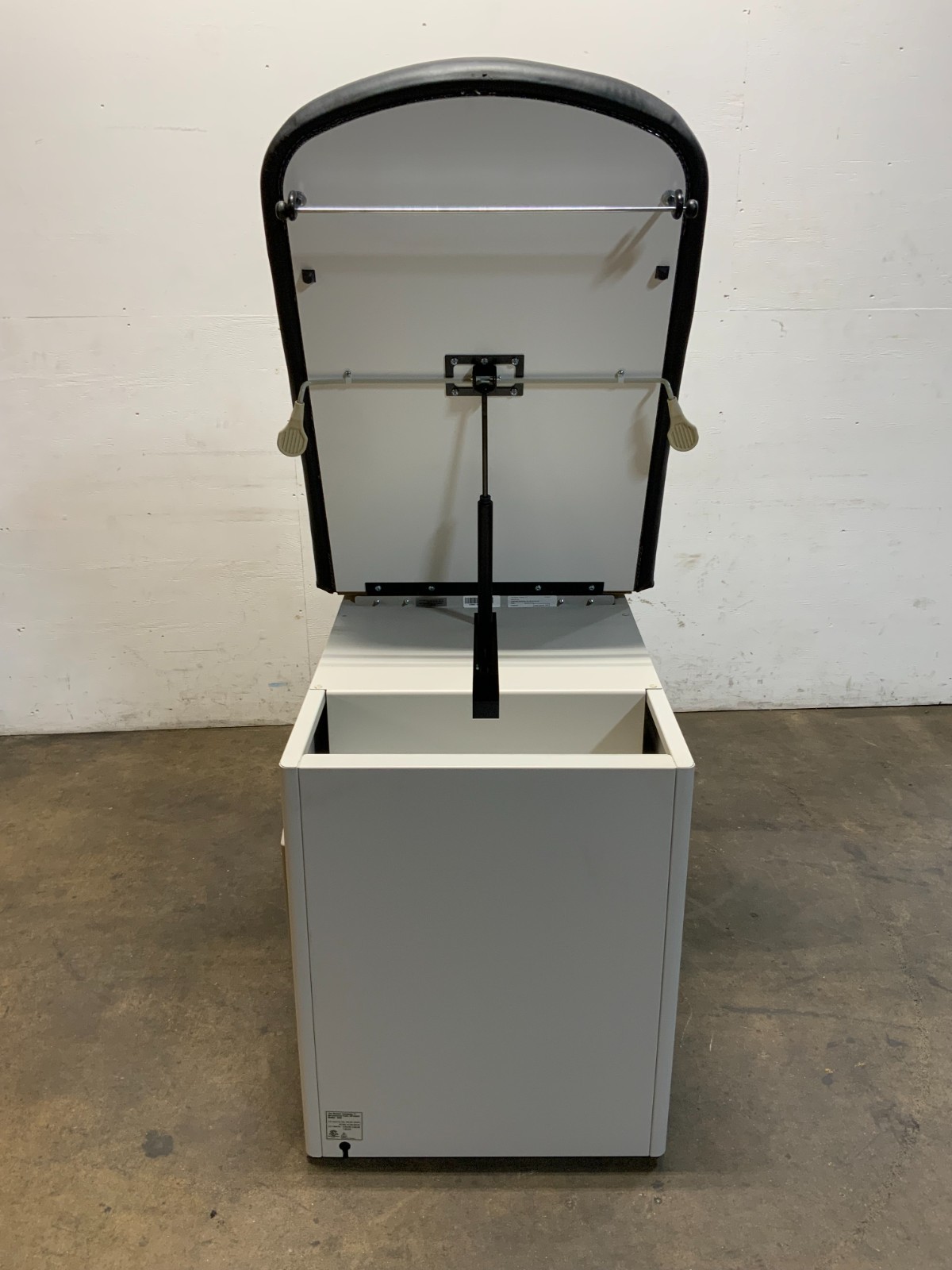 Brewer Company Examine Table Stool 5000 Medical Adjustable Access Doctors Office