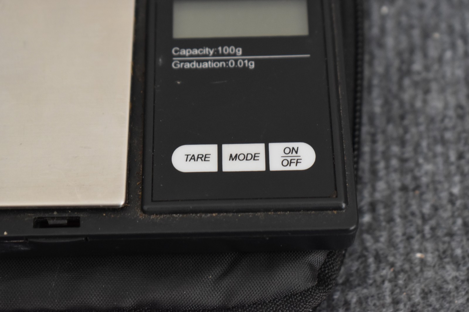 Gram Scales x2, one to 1/1000 gram to 20 grams and one to 1/100 to 100 grams