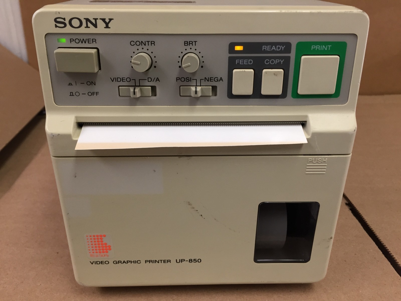 Sony UP-850 Video Graphic Printer Power on and Feed Tested