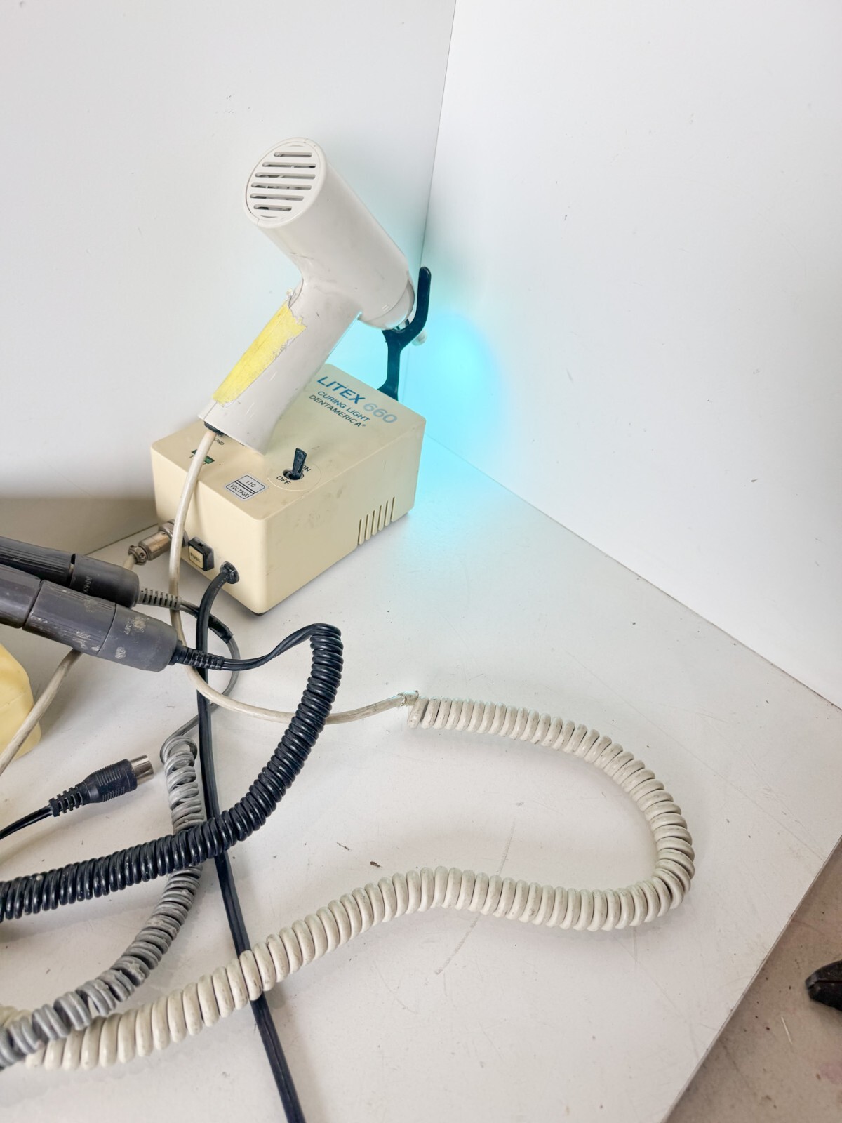 USED Litex 660 dental curing light Microlab 350 control, 2 tools, cables EL05
