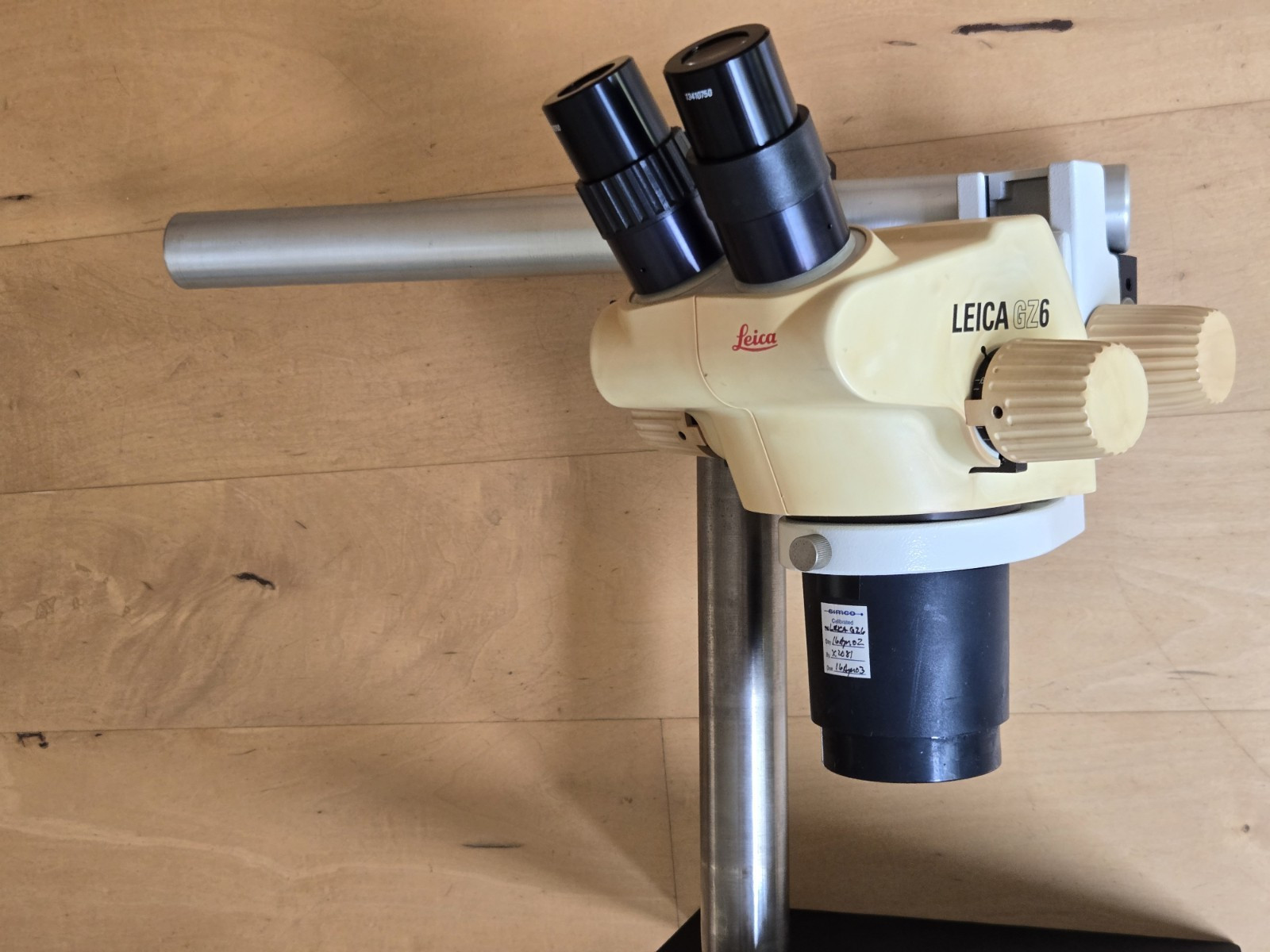 Leica GZ6 stereo microscope with Weighted Boom Stand