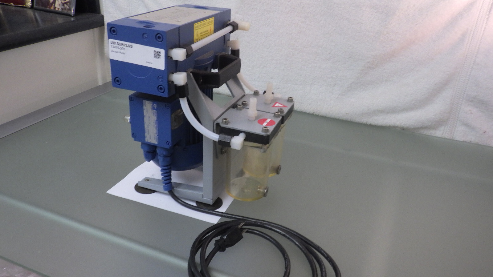 Vacuubrand GMBH Germany MZ-2C / 1.7 Chemistry Diaphragm Vacuum Pump *Tested Used
