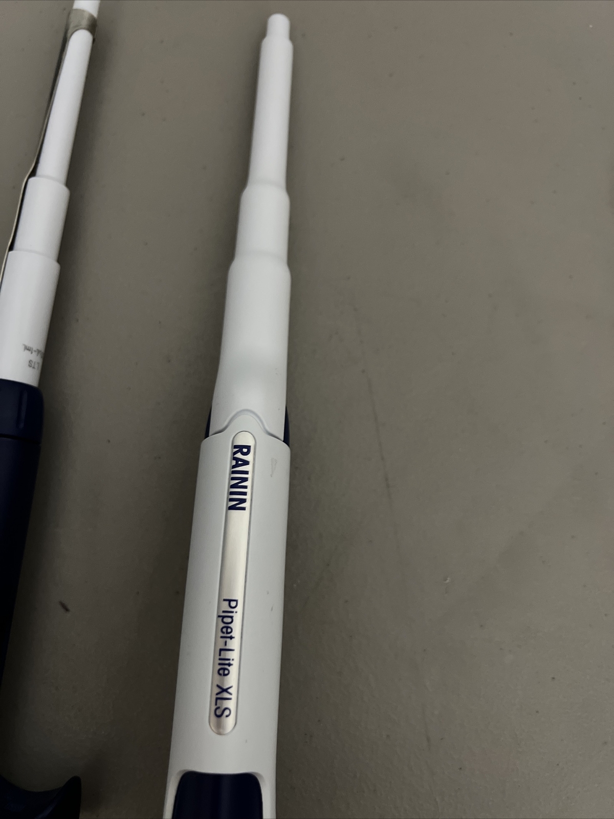 ONE Rainin L-1000 XLS Pipet-Lite LTS Pipette 100uL-1mL Pipetman Pipettor