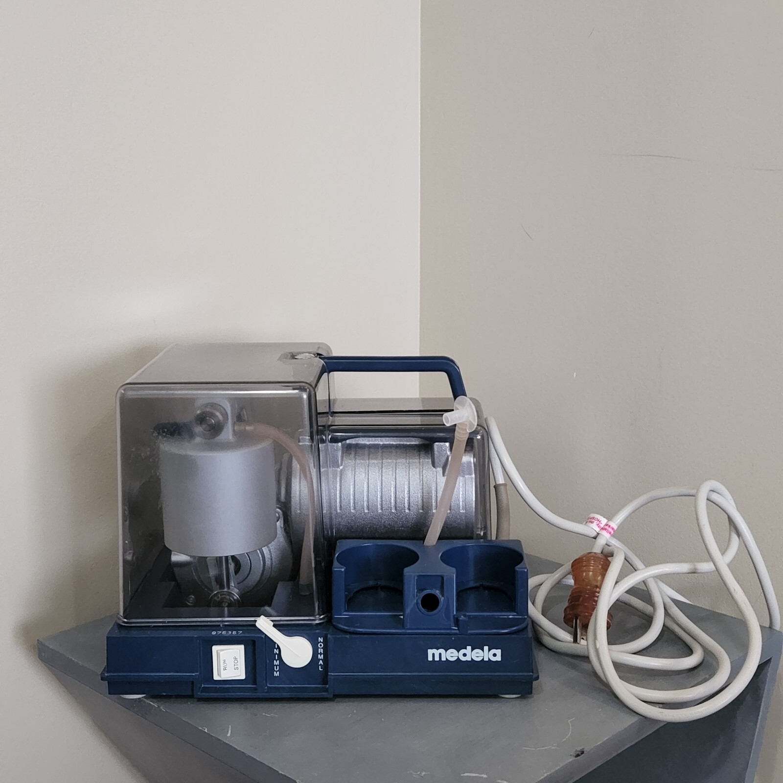 MEDELA 015.0211 AG BREAST PUMP