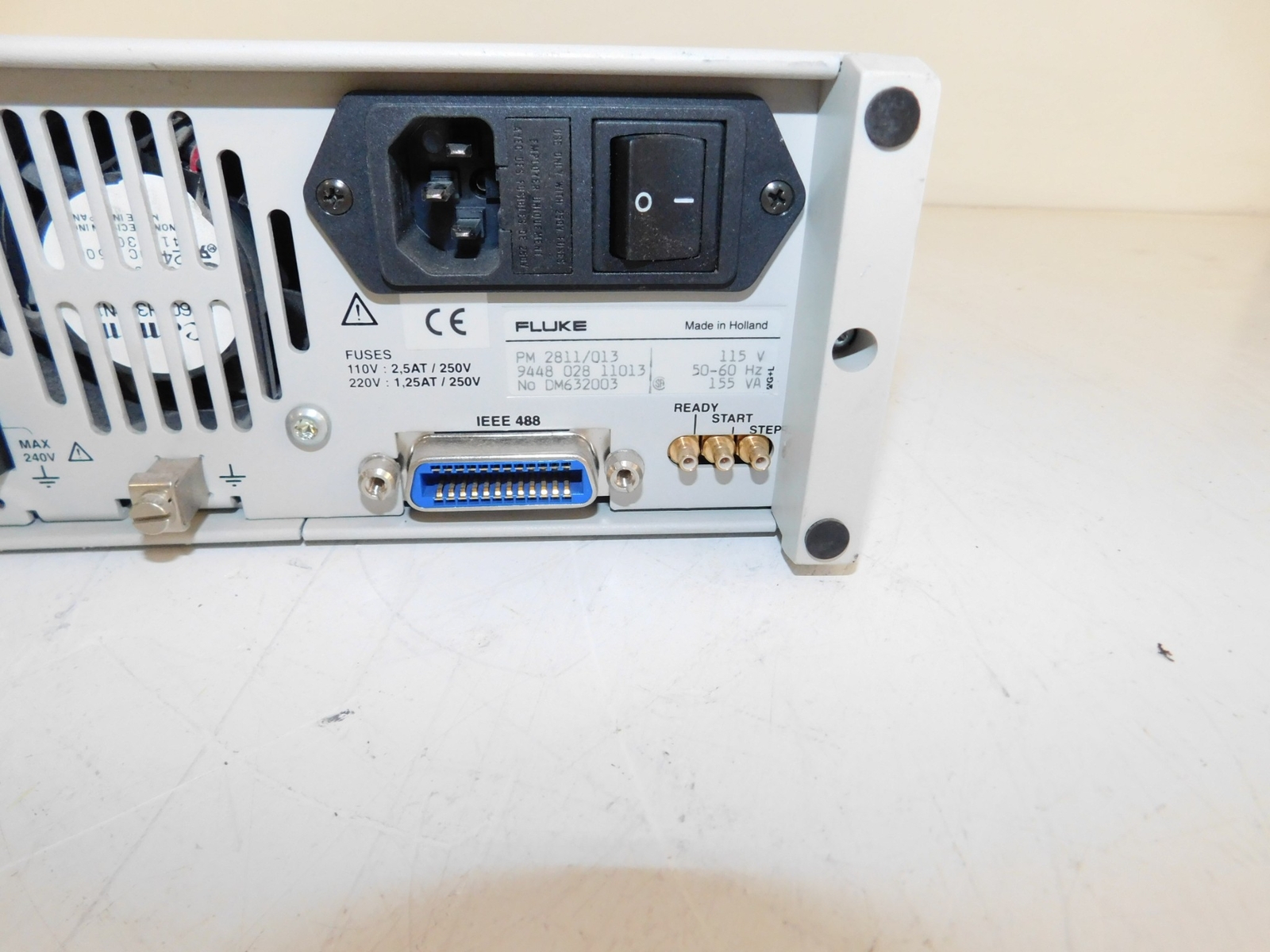 PHILIPS PM 2811 PROGRAMMABLE POWER SUPPLY 30V/10A/60W (LWP58)
