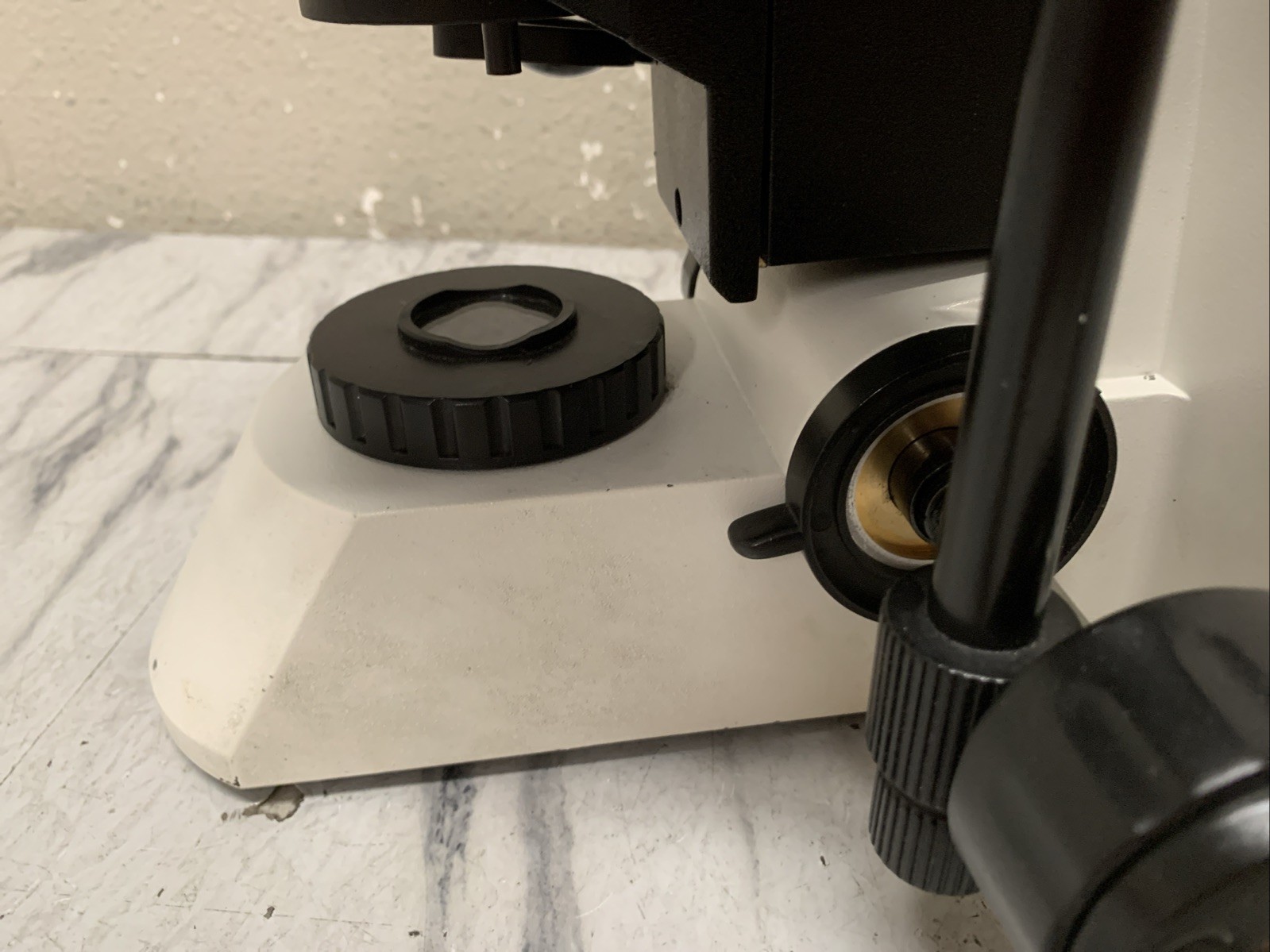 V203195 Microscope 110V 60Hz