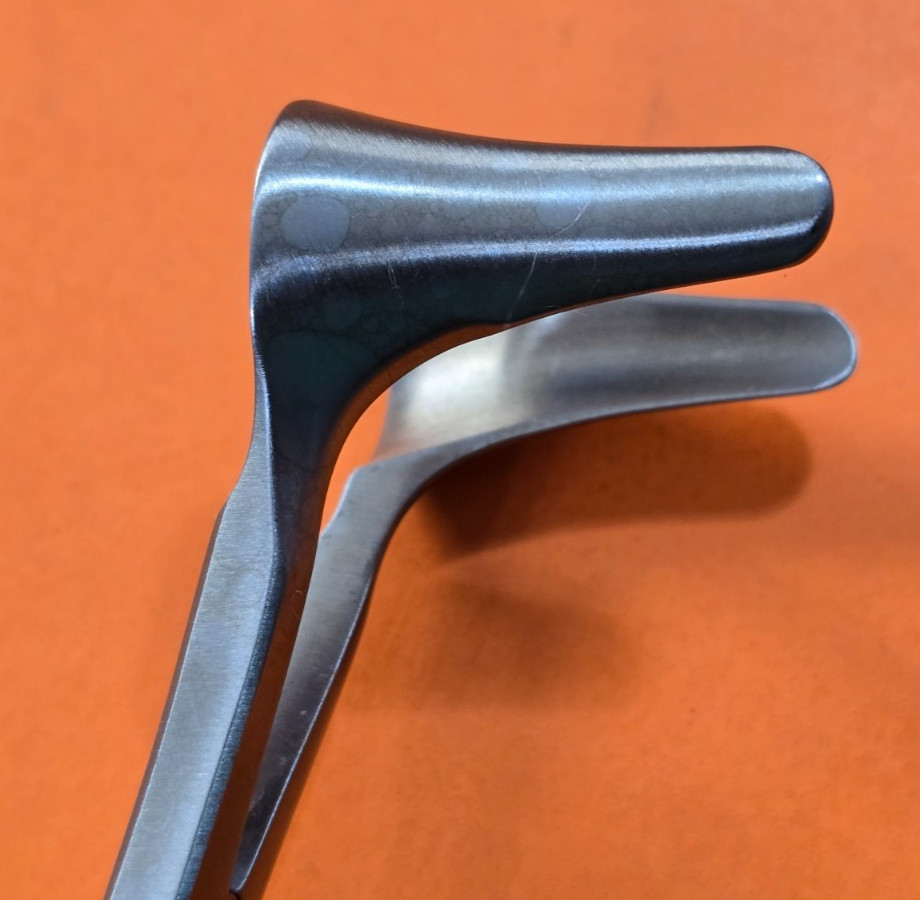 Jarit 400-116 Surgical Vienna Nasal Speculum, 5.5″ Medium 32.5mm jaws.