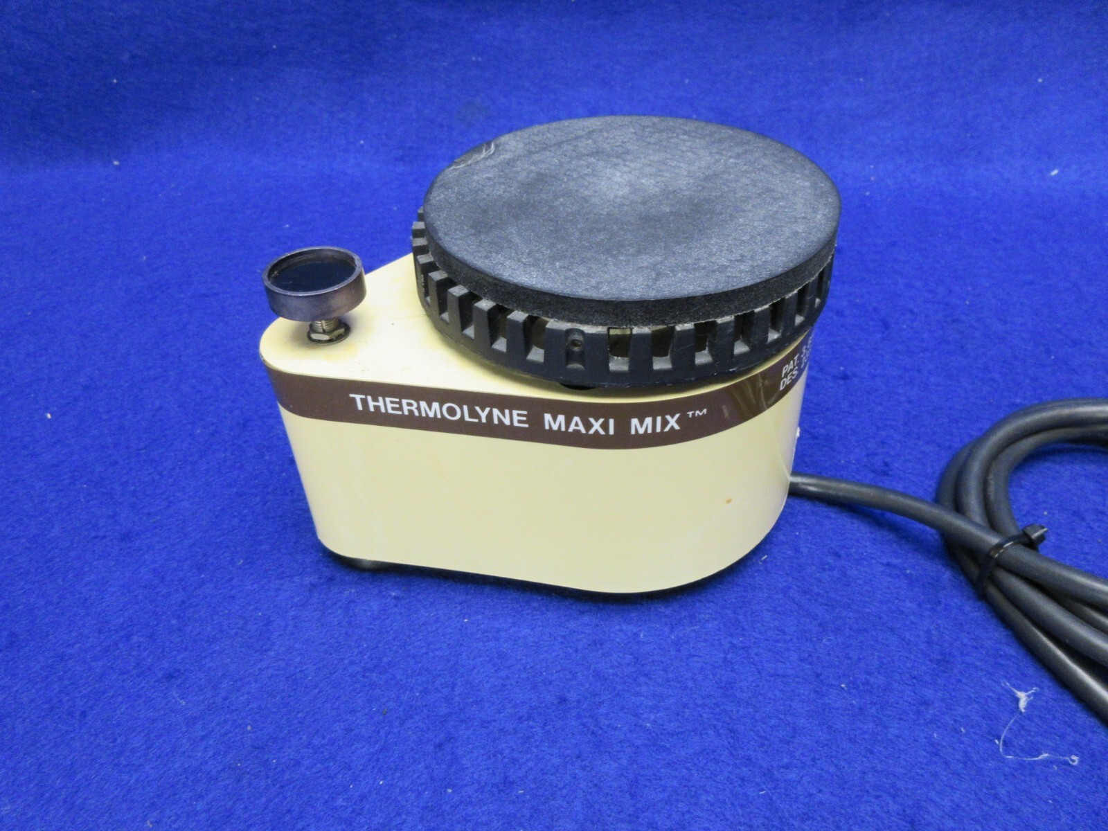Thermolyne Sybron Maxi Mix M-16715 120V 0.5A 50/60Hz single speed mixer