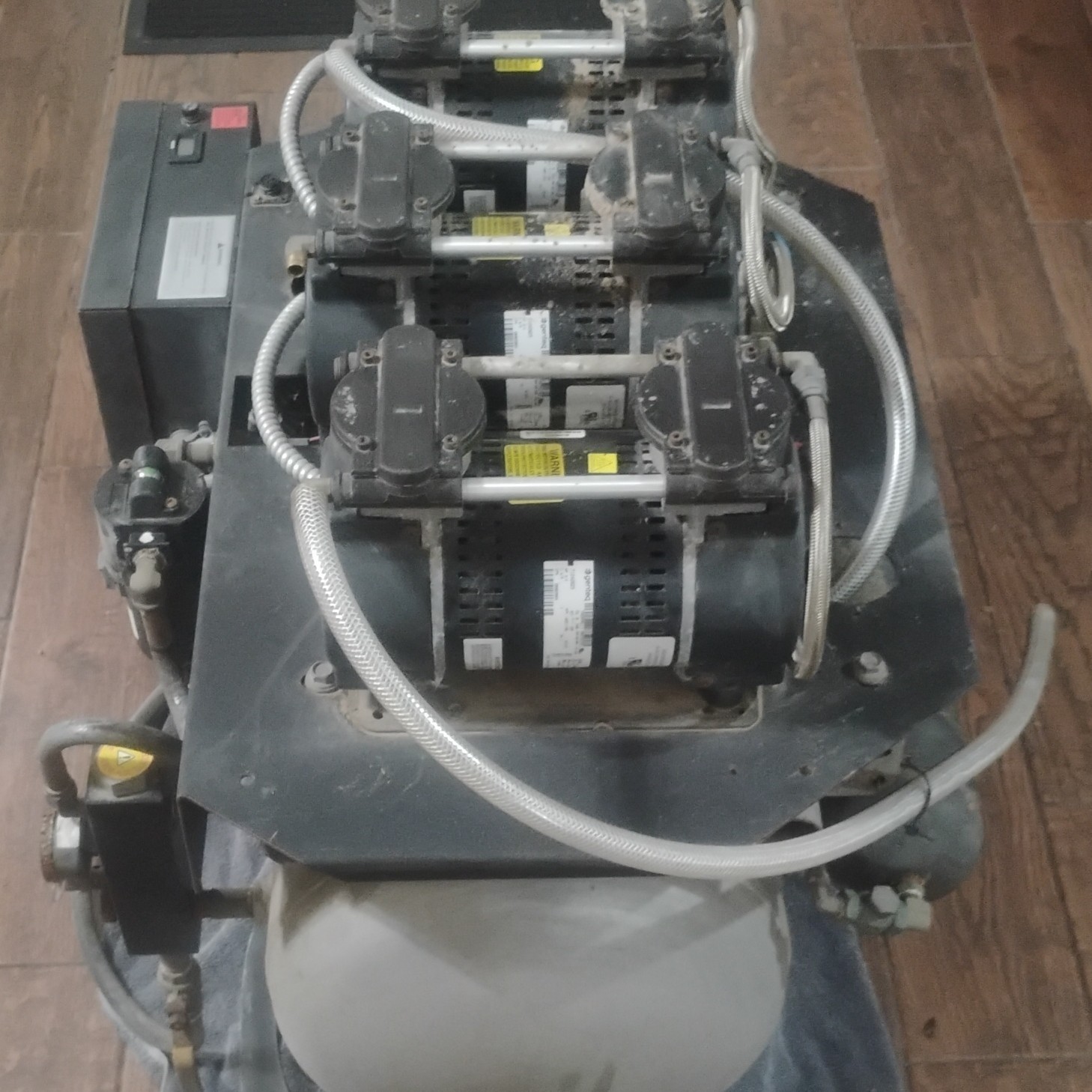 MIDMARK P32 dental compressor