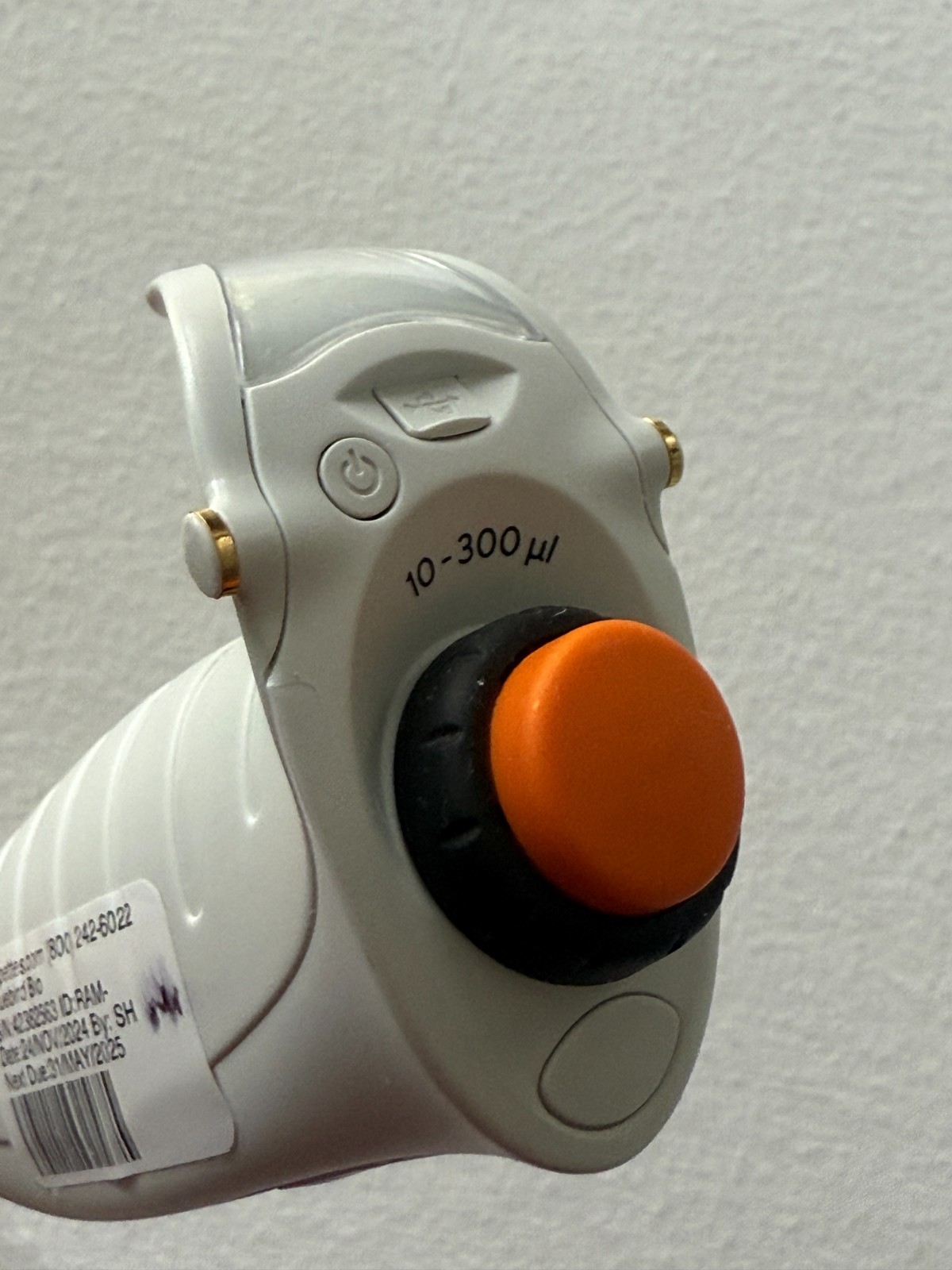 Sartorius ~ Picus 300 ~ 10-300ul ~ Single Channel ~ Biohit ~ Calibrated