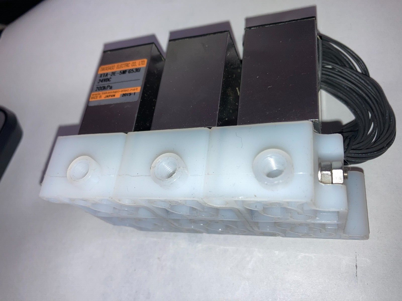 Takasago Fluidics XTA-2E Series Molded Manifold Valve – New – Open box