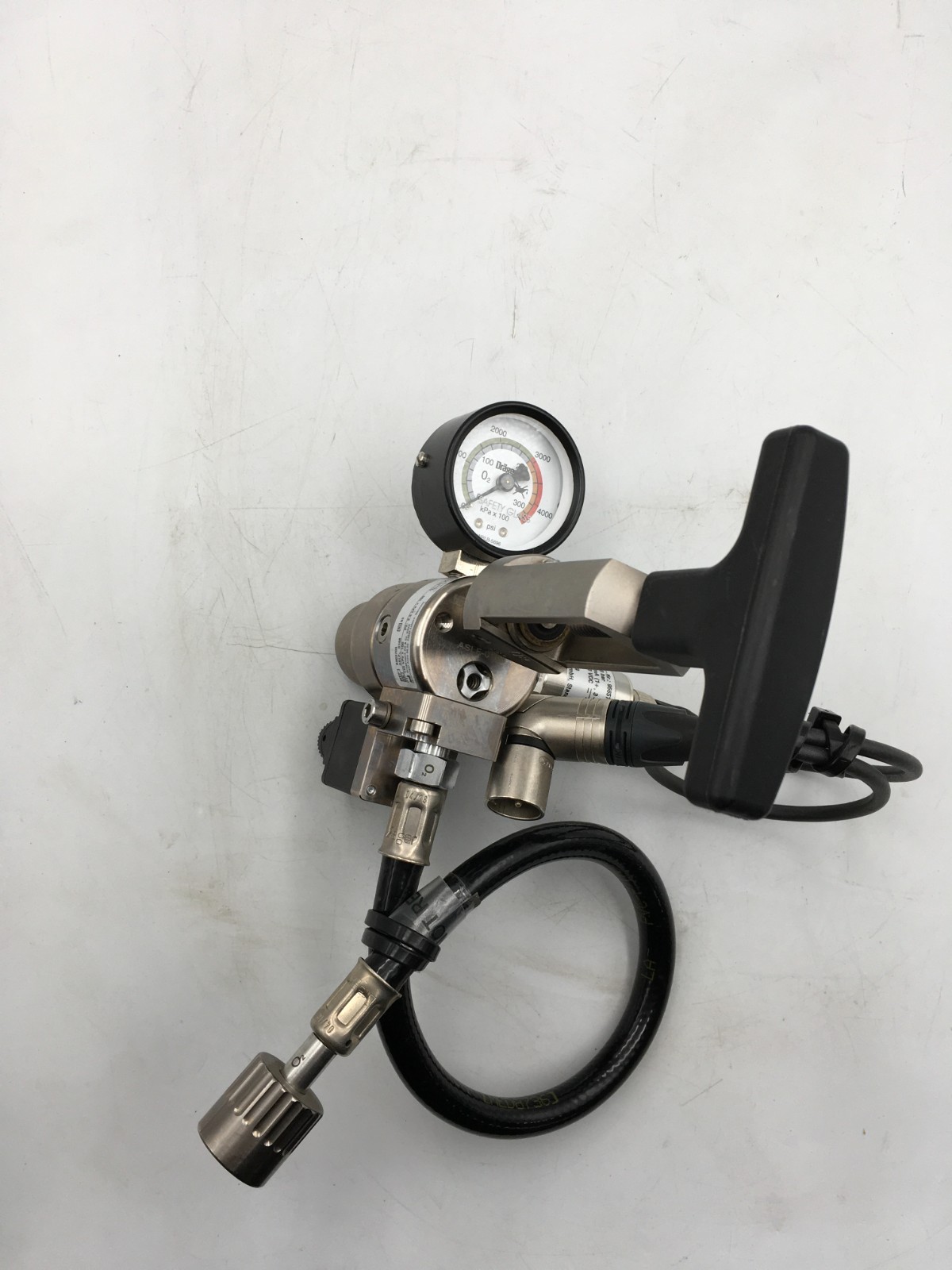 Drager REF 8603705, Pressure Oxygen Reducer Clean Anesthesia Machine Accessory R
