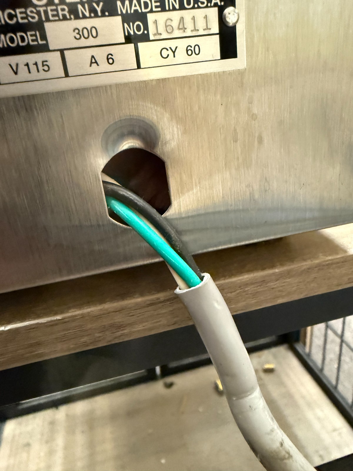 Henry Schein Steri-Dent 300 Dry Heat Sterilizer NO TRAYS/ MISSING 1 RUBBER FOOT