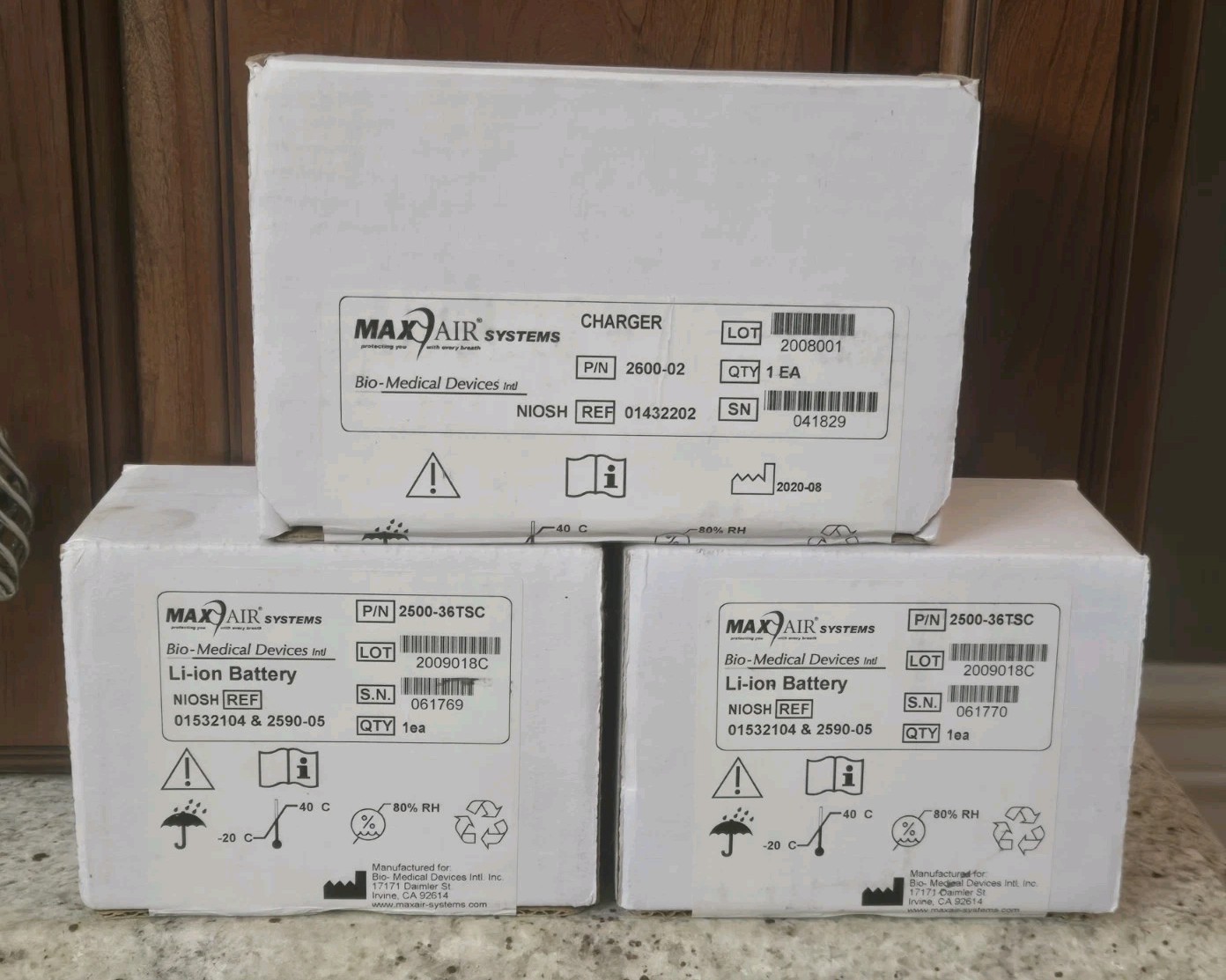 LOT OF 2 NEW MaxAir Systems Li-Ion 2500-36TSC Battery AND 1 OEM 2600-02 CHARGER