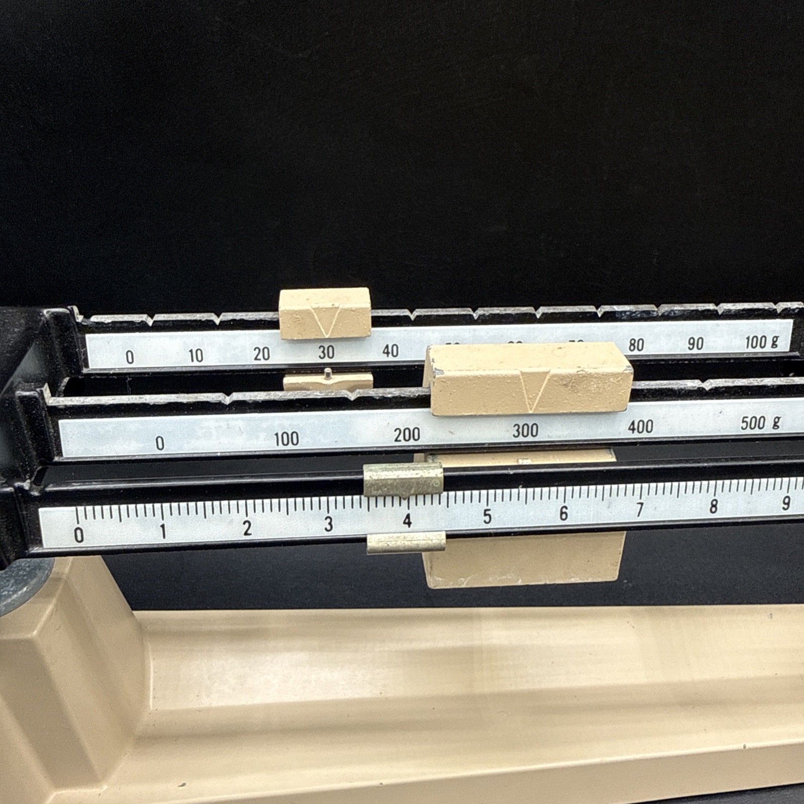 OHAUS Dial-O-Gram 2610g Metric Triple Beam Balance Scale 700 Series Ships Fast