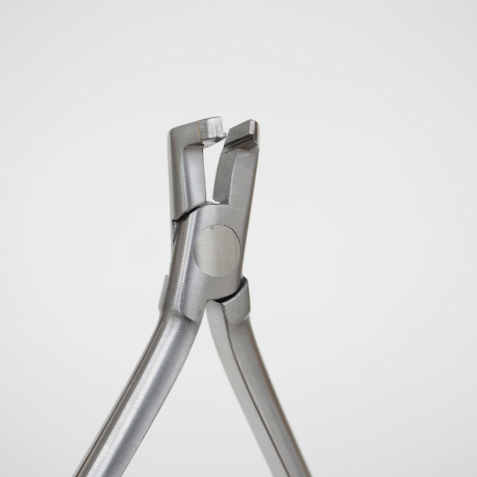 J&J Ortho J-DS1 Orthodontic Plier Distal Cutter with Wire Holding
