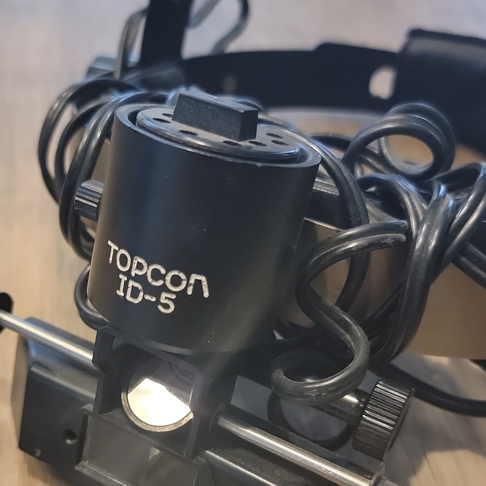 Topcon ID-5 Indirect Ophthalmoscope Headset Ophthalmology Diagnostic Equipment